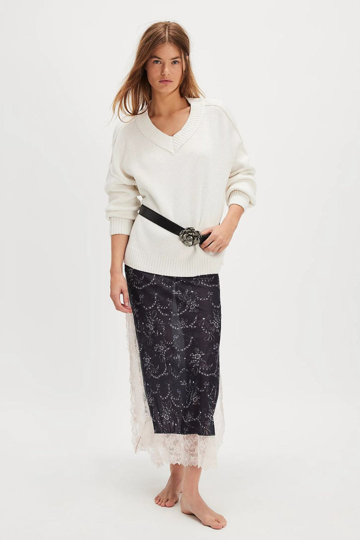 Alora™ | Elegant Dress with Classic Silhouette