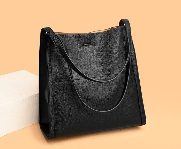 Elegant Shoulder Bag