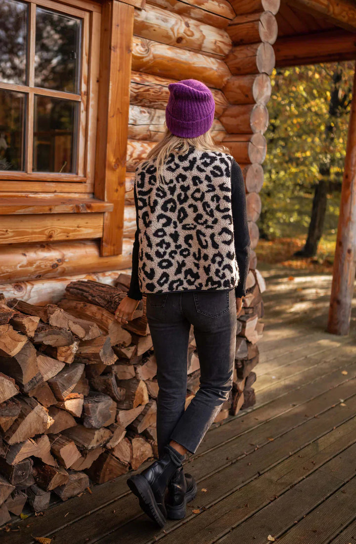 Ysella™ | Leopard Knit Vest