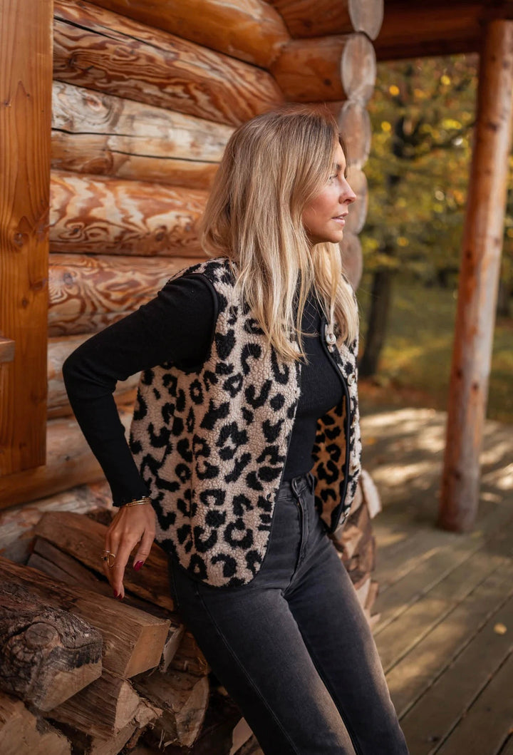 Ysella™ | Leopard Knit Vest