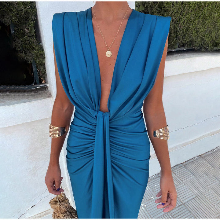 Alinéa™ | Elegant Low-Cut Dress