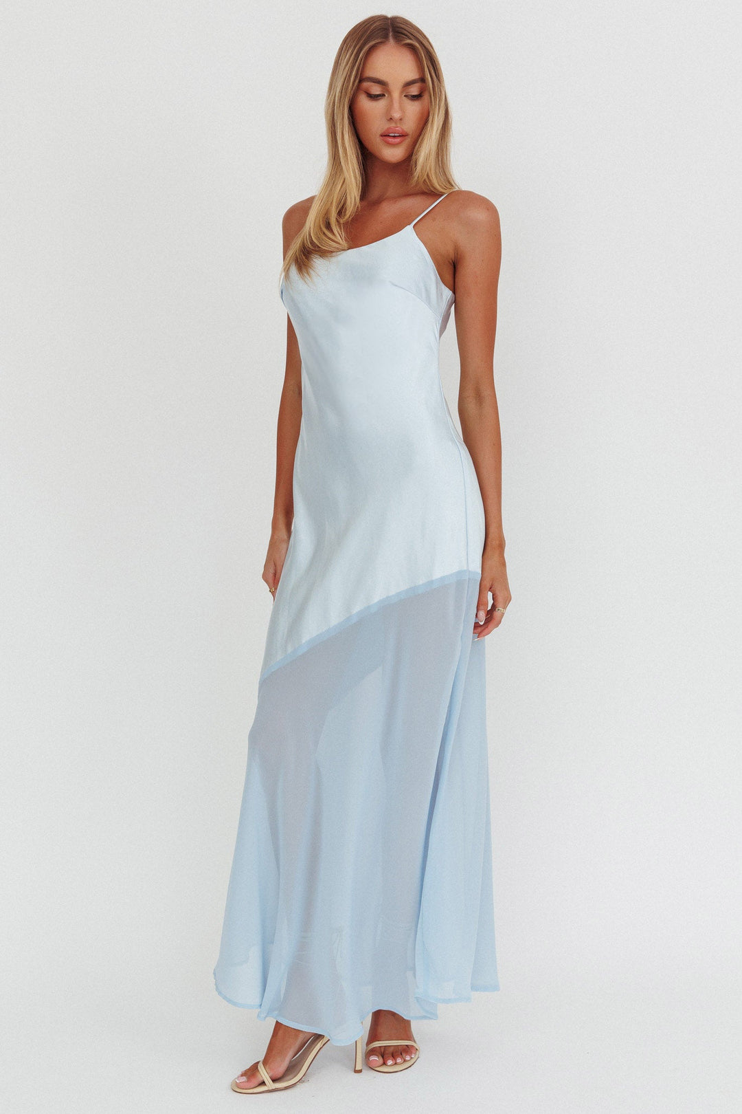 Nio™ | Long Dress with Ethereal Elegance