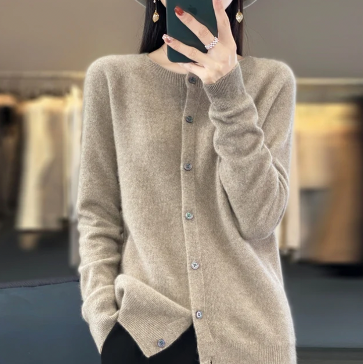 Comfortable Buttoned Cardigan